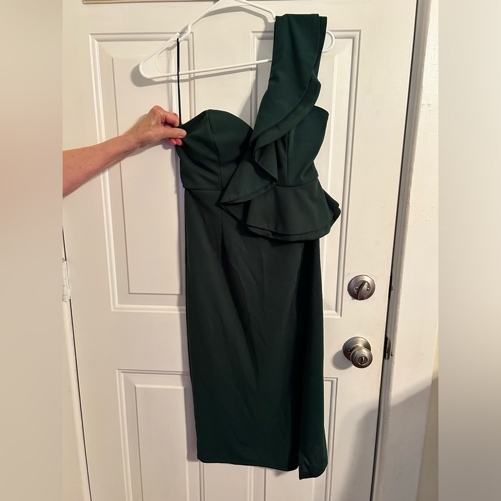 ✨NWT Hello Molly Caruso Midi Dress✨
